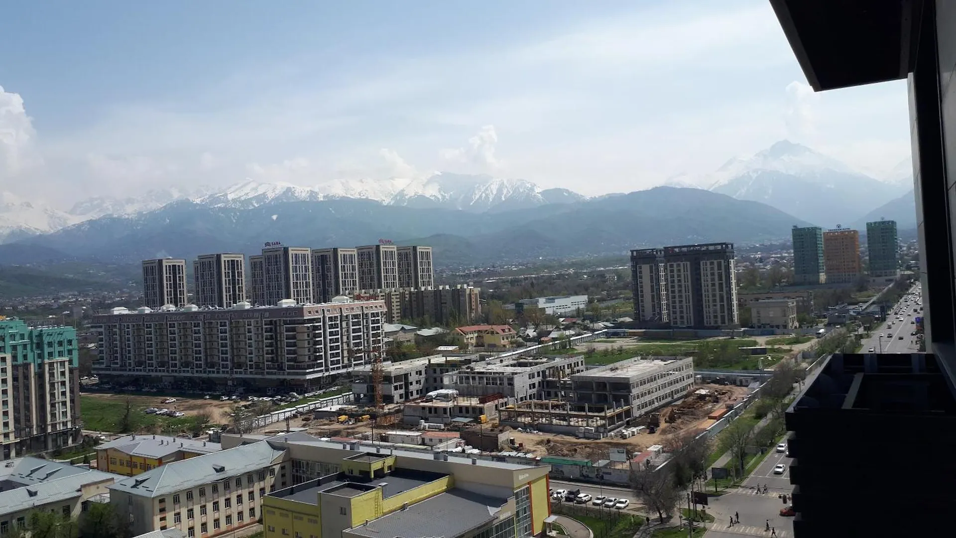 Апартаменты В Жк R House Рядом С Трц Mega Almaty
