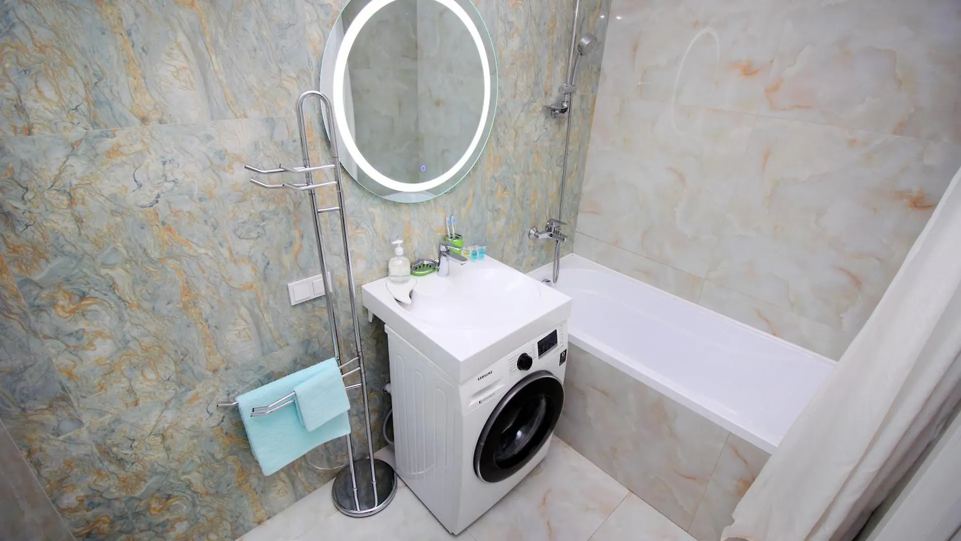 Апартаменты В Жк R House Рядом С Трц Mega Almaty